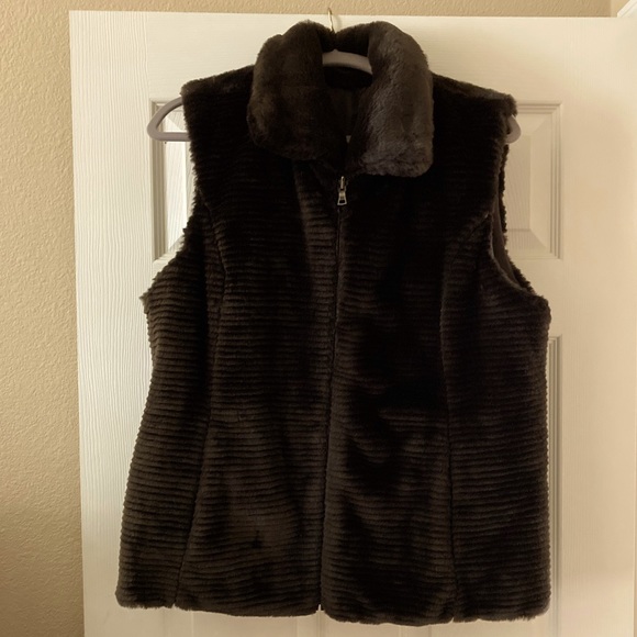 Liz Claiborne Brown Reversible Faux Fur Vest - Brown - Picture 1 of 9
